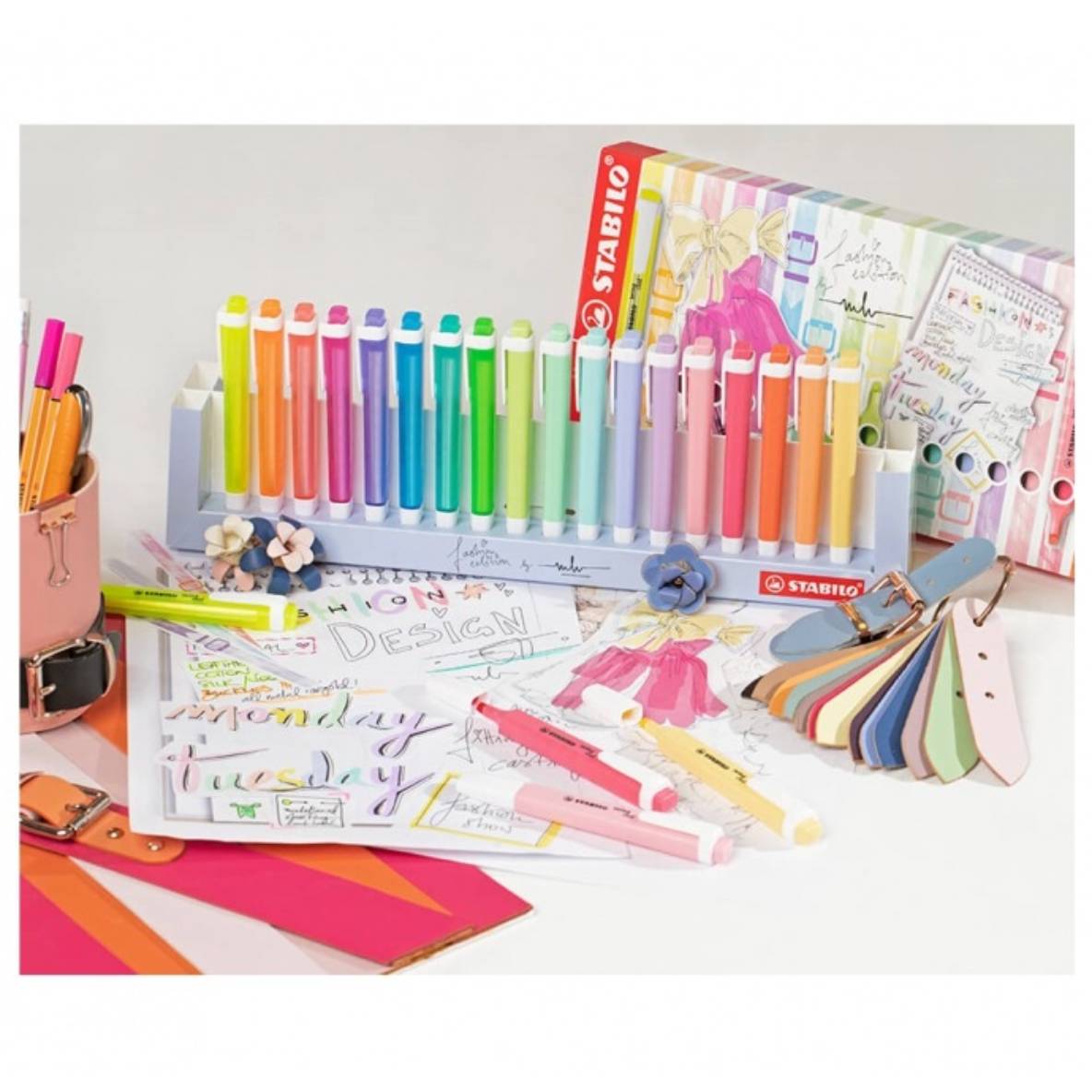 Deskset de 18 surligneurs Swing Cool